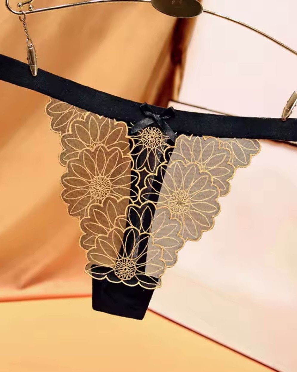 FLORAL PRINT THONGS
