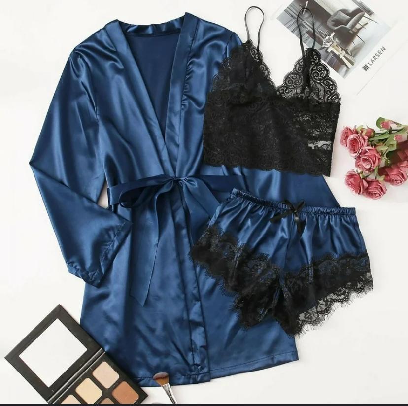 NIGHTWEAR WITH COAT