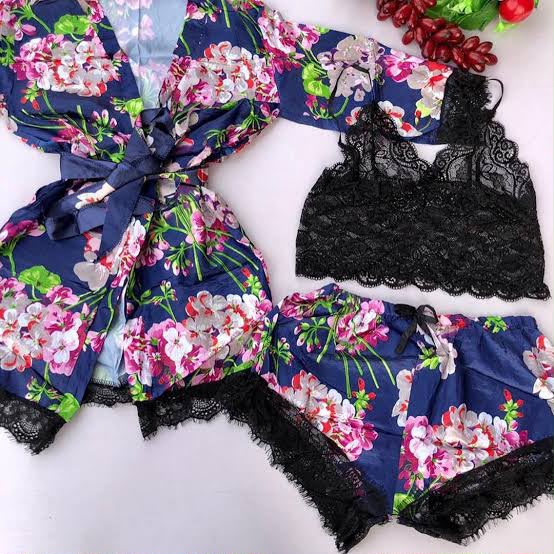 NIGHTWEAR WITH COAT